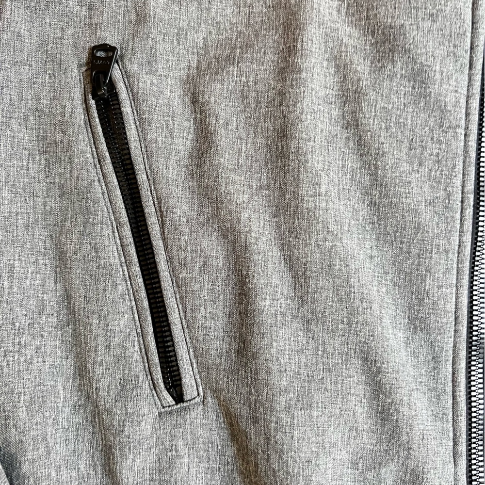 LEVI'S Men Hooded Water Resistant Softshell Bomber Jacket - Picture 5 of 12